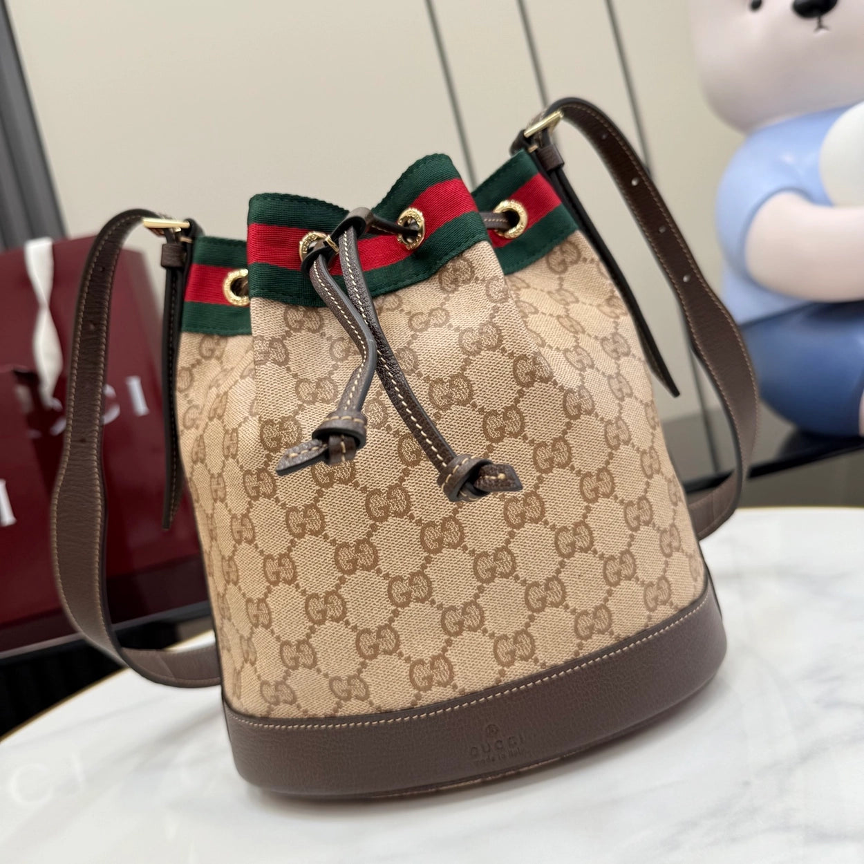 GU BUCKET VENICE