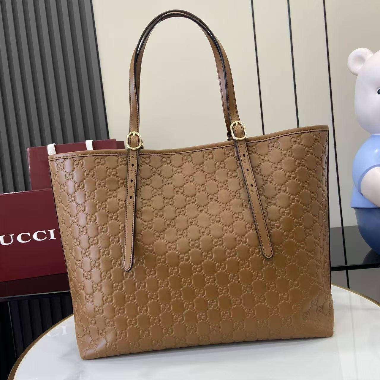 GU EMBLEM LARGE TOTE CAFE