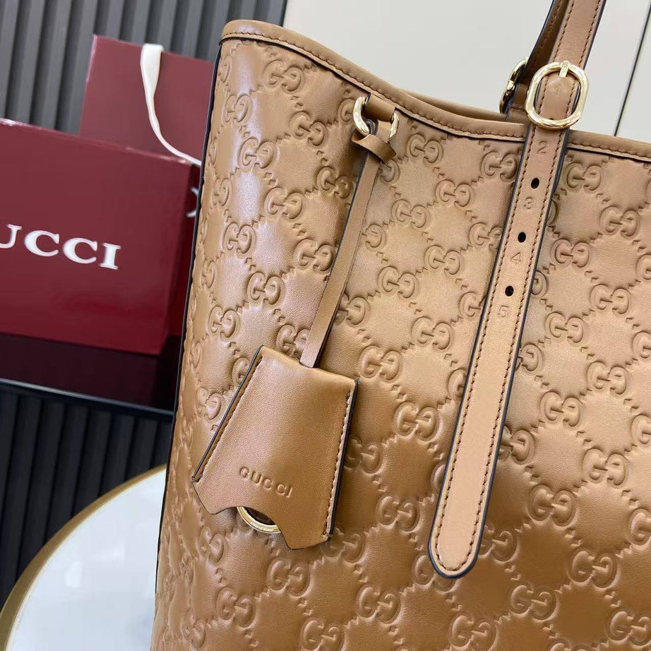 GU EMBLEM LARGE TOTE CAFE