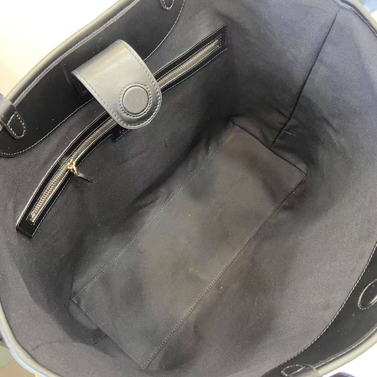 GU EMBLEM LARGE TOTE NEGRO