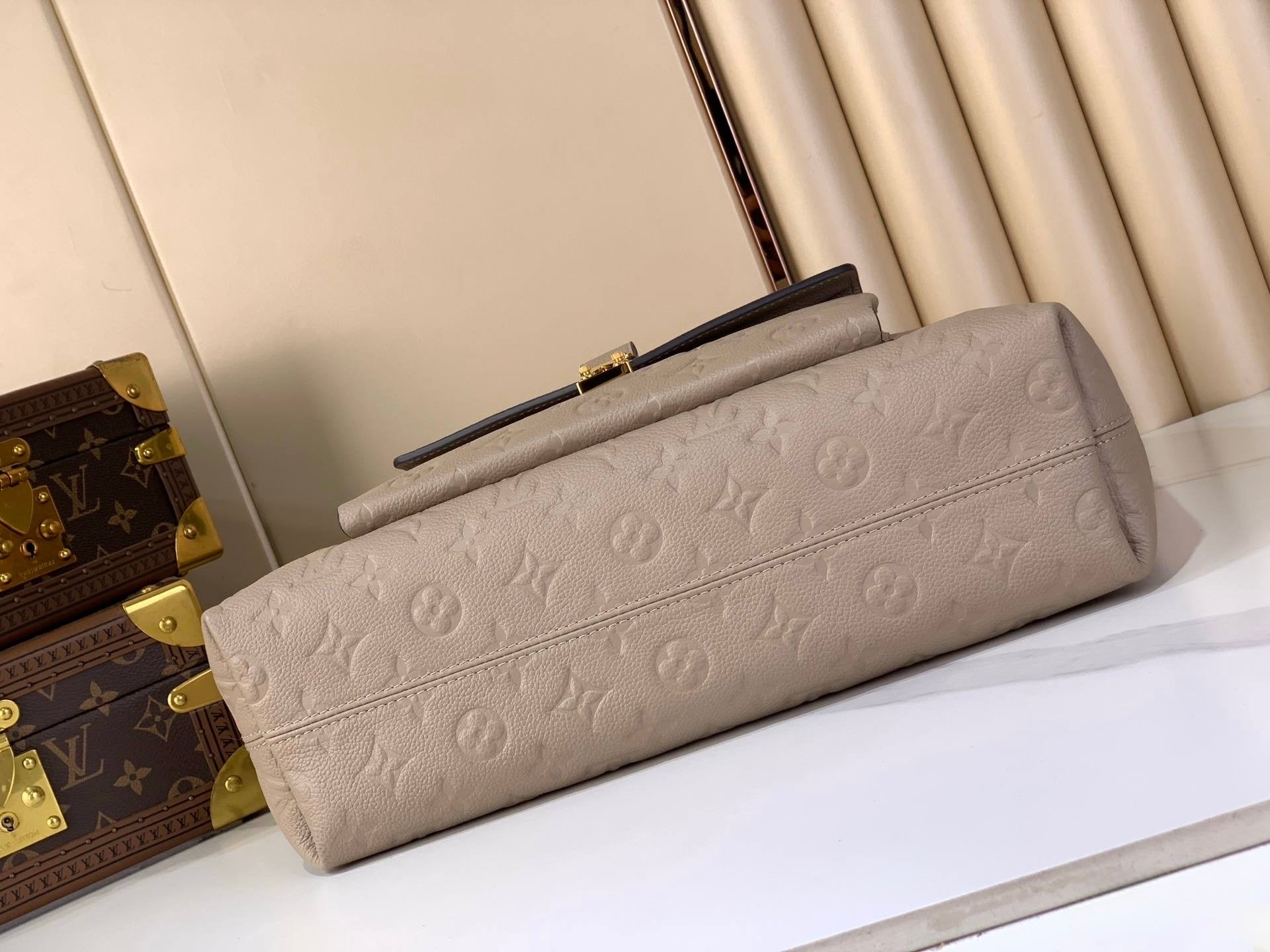 LL HOBO METIS BEIGE