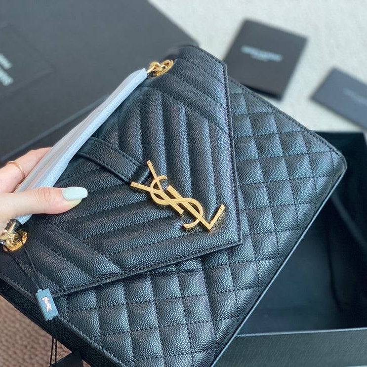 YL ENVELOPE NEGRO CON DORADO