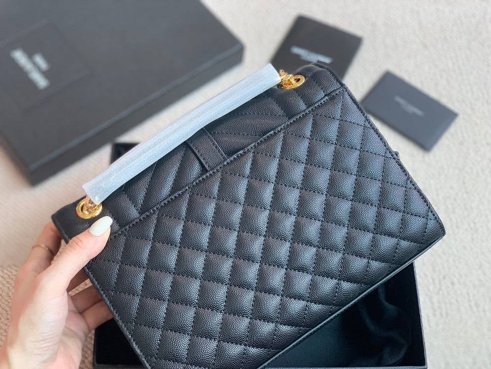 YL ENVELOPE NEGRO CON DORADO