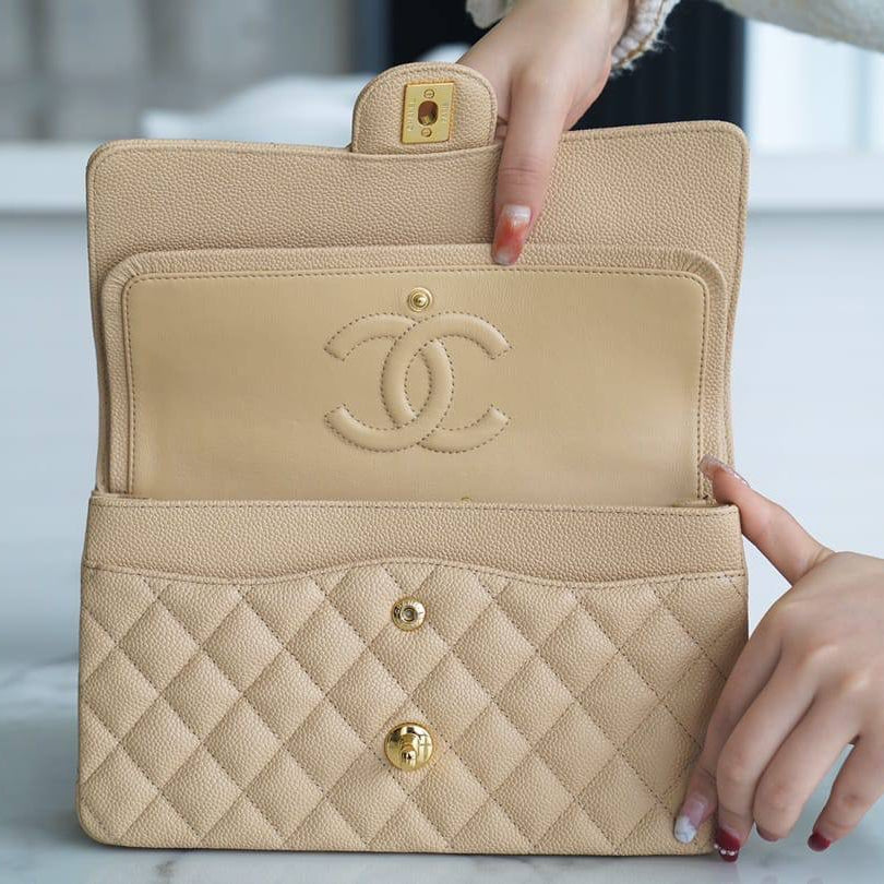 CC FLAP 26 BEIGE CAVIAR