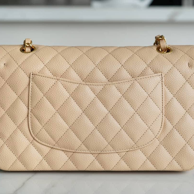 CC FLAP 26 BEIGE CAVIAR