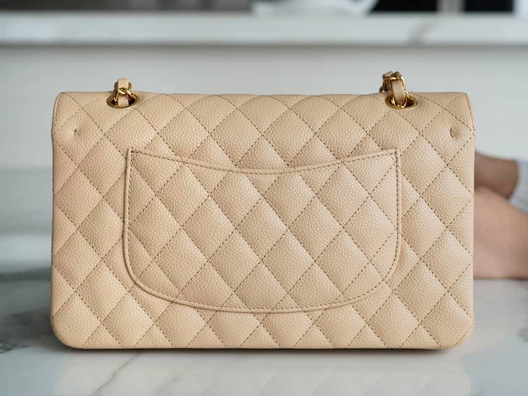 CC FLAP 26 BEIGE CAVIAR