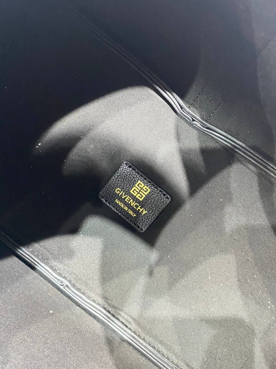 GY G HOBO MEDIUM NEGRO