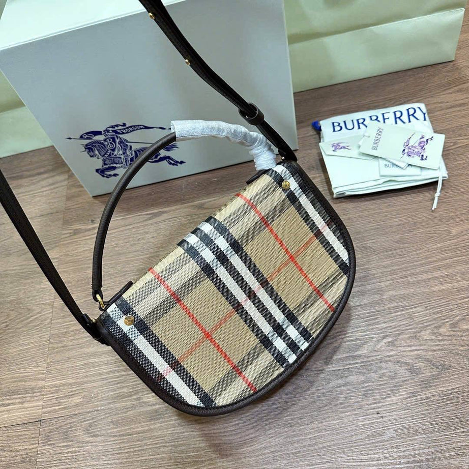 BRRY HIGHLANDS CROSSBODY