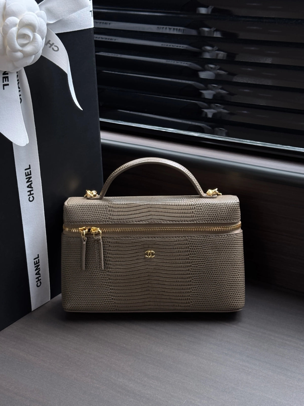 CC VANITTY TOP HANDLE
