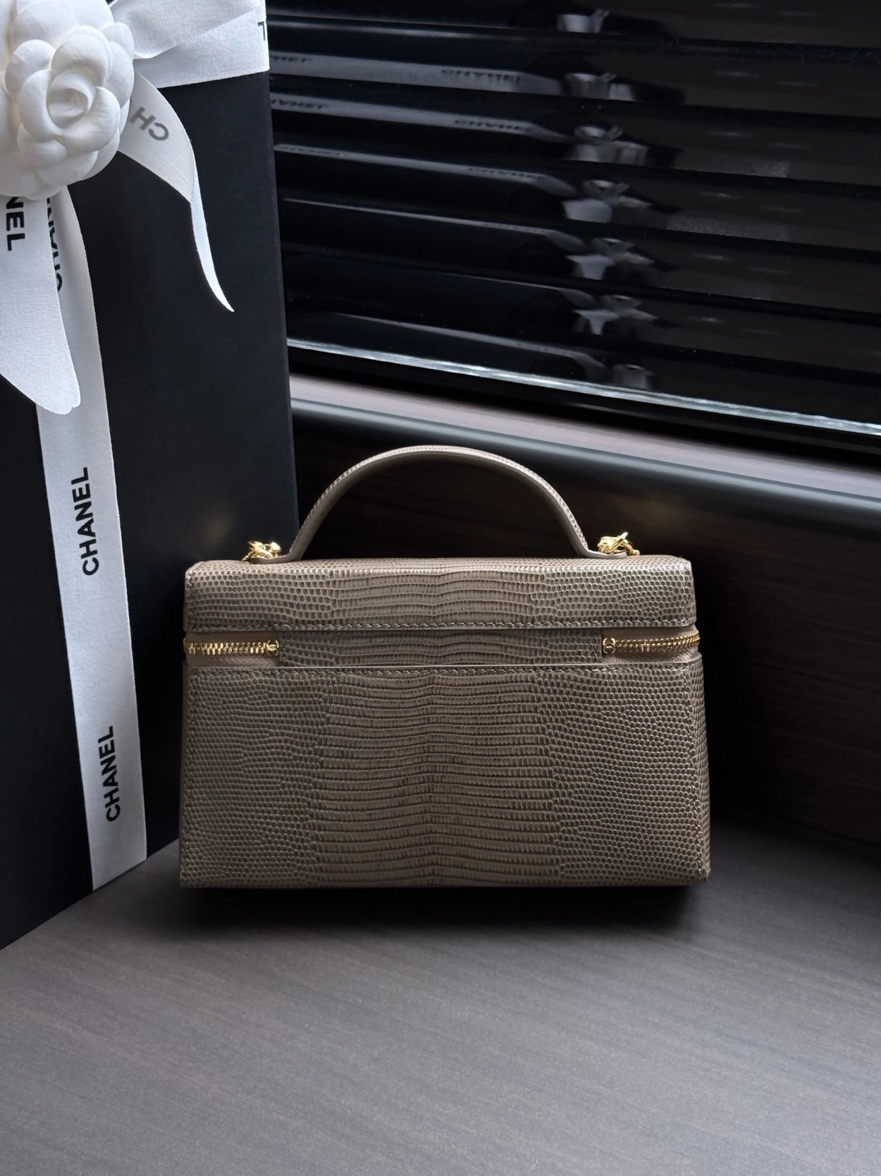 CC VANITTY TOP HANDLE