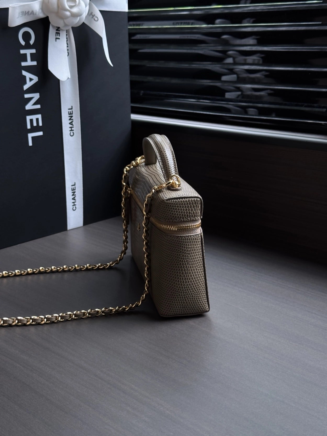 CC VANITTY TOP HANDLE