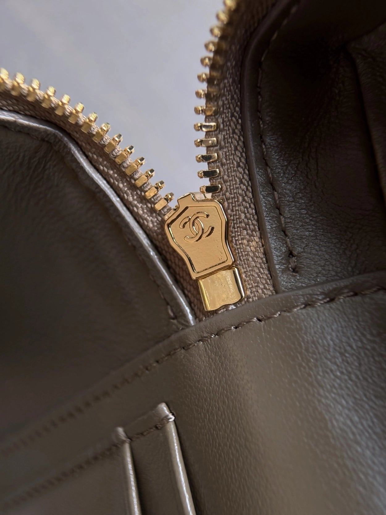 CC VANITTY TOP HANDLE