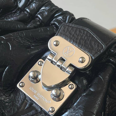 LL POCHETTE SLING PM NEGRO