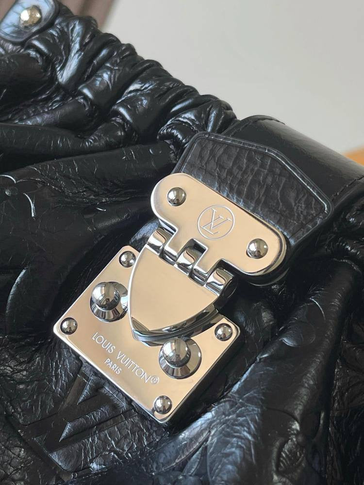 LL POCHETTE SLING PM NEGRO