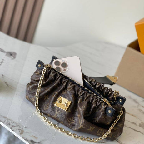 LL POCHETTE SLING PM CAFE