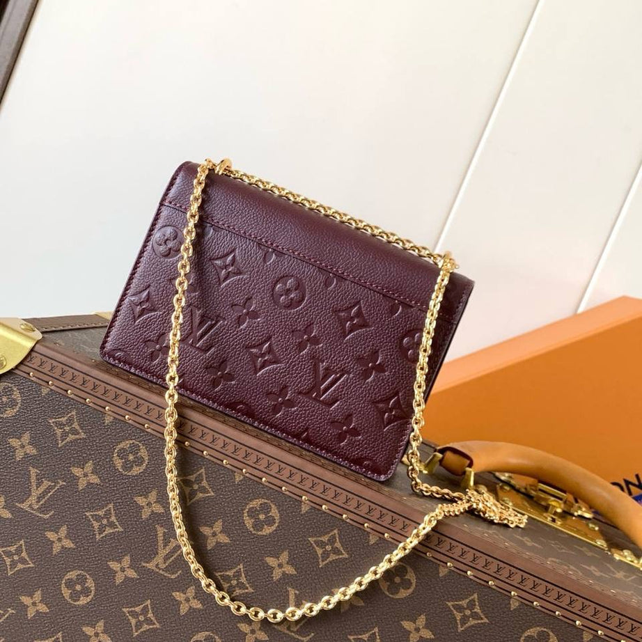 LL ON CHAIN ROSY