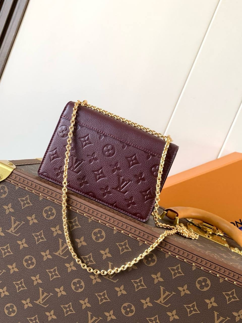 LL ON CHAIN ROSY