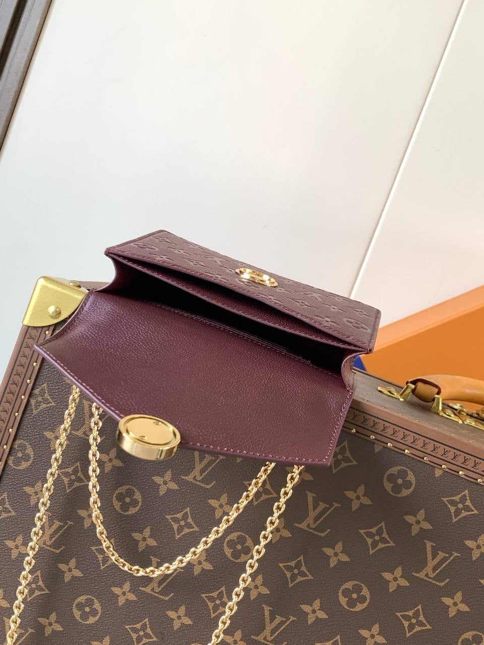 LL ON CHAIN ROSY