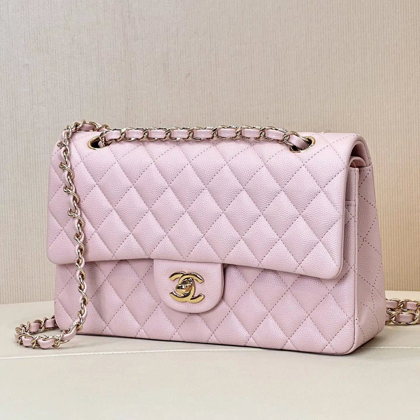 CC CLASSIC 26 FLAP CAVIAR | ROSA HQ