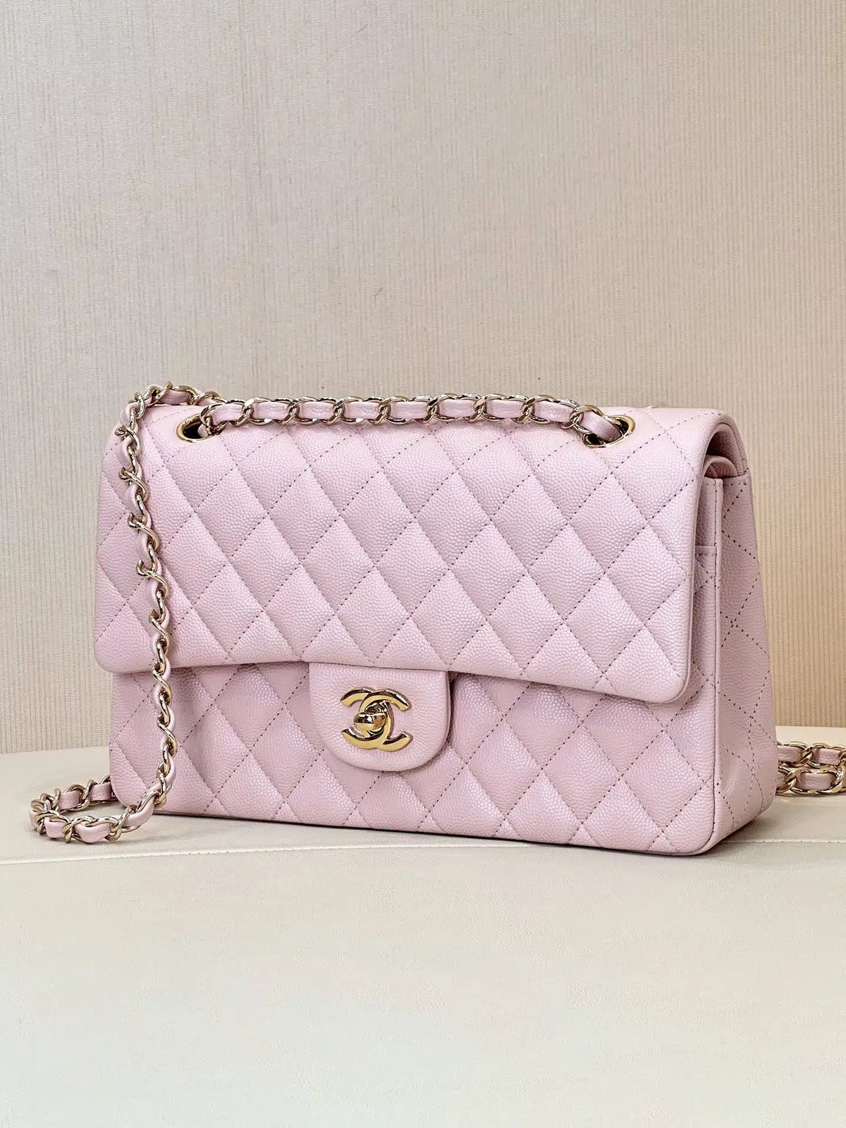 CC CLASSIC 26 FLAP CAVIAR | ROSA HQ