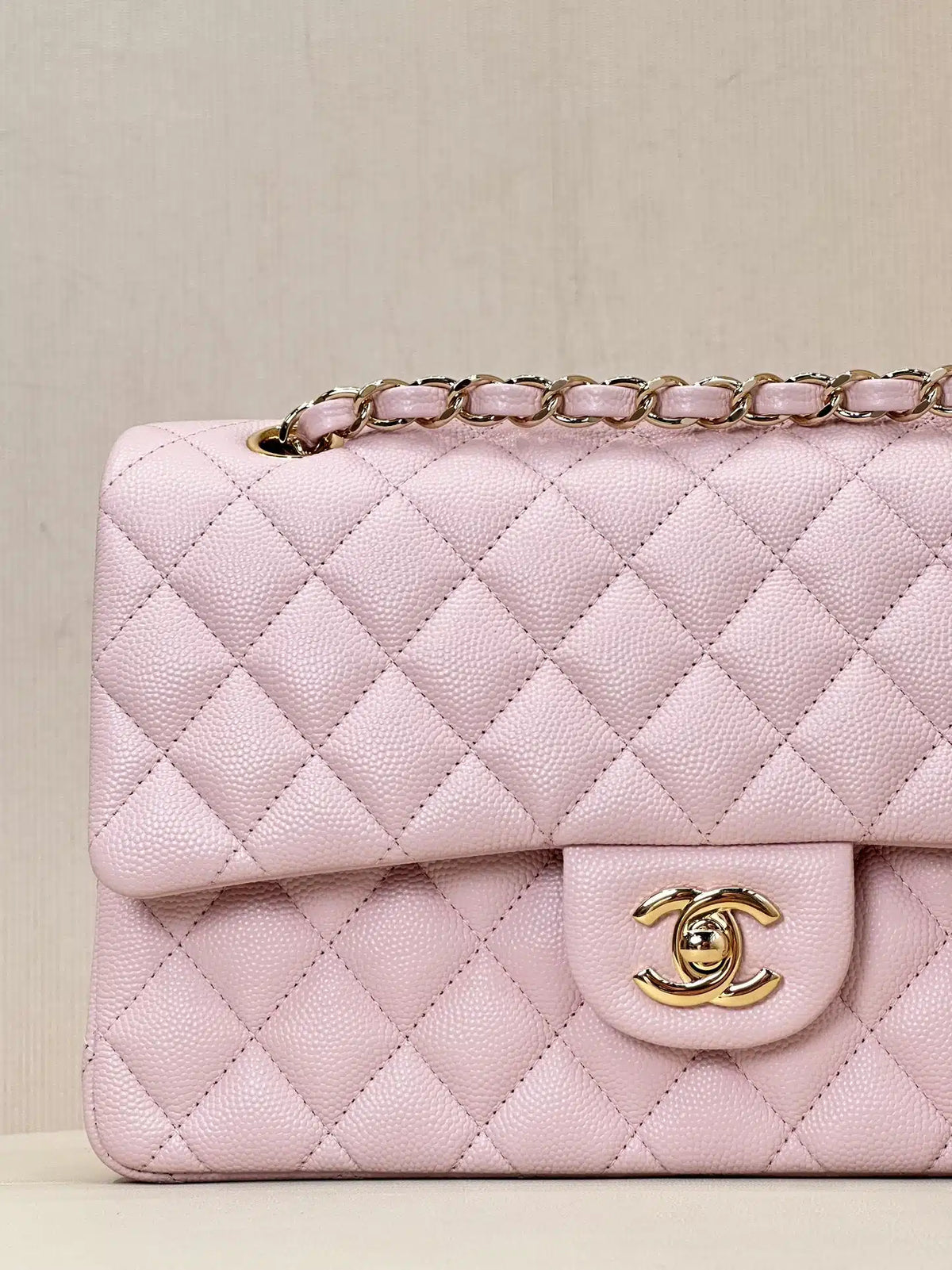 CC CLASSIC 26 FLAP CAVIAR | ROSA HQ
