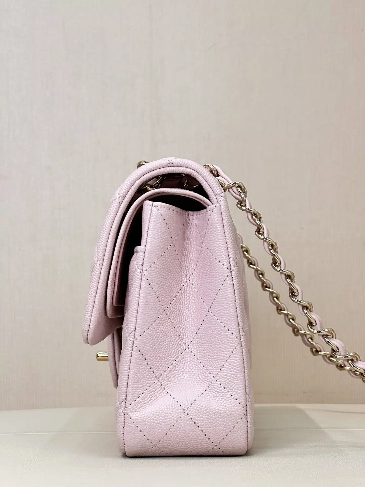 CC CLASSIC 26 FLAP CAVIAR | ROSA HQ