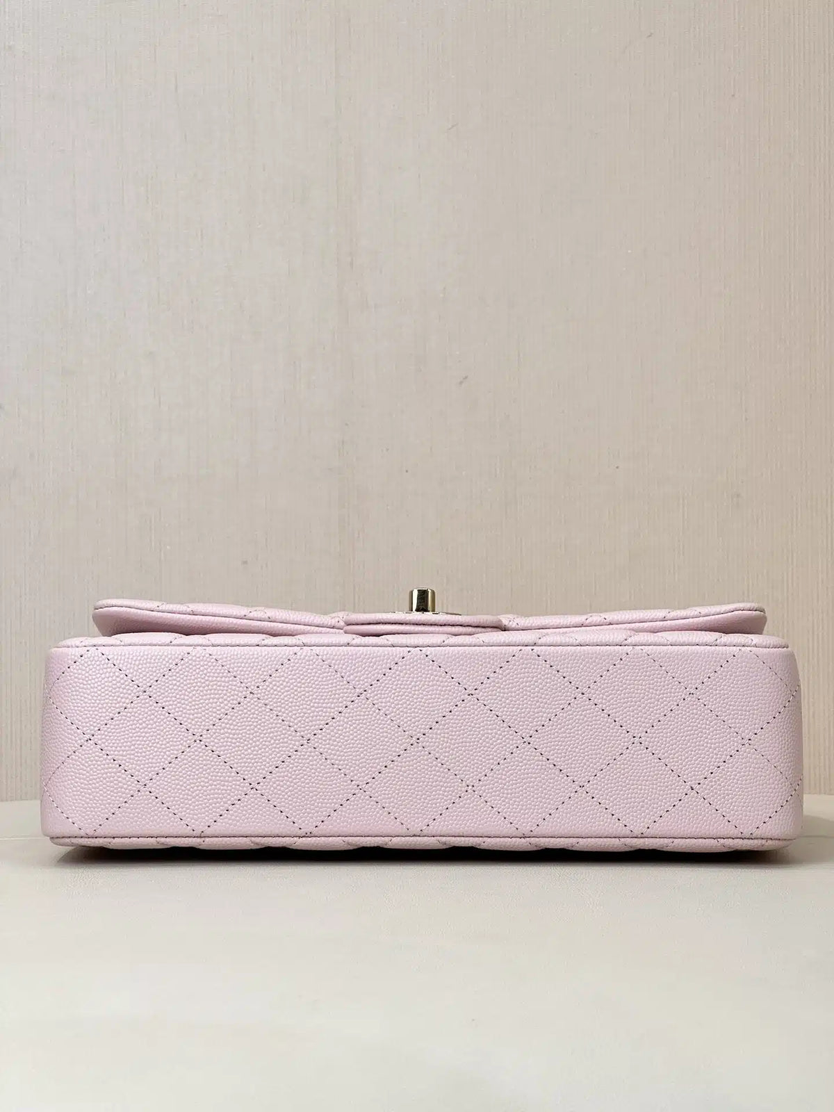 CC CLASSIC 26 FLAP CAVIAR | ROSA HQ