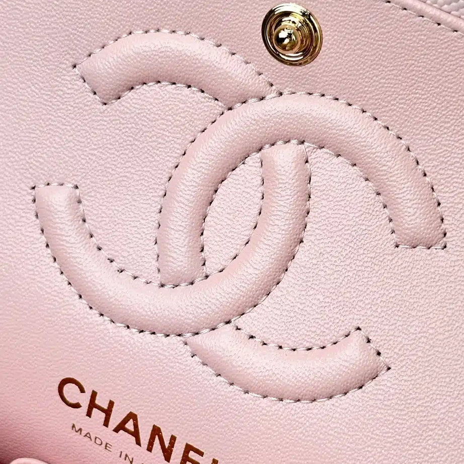 CC CLASSIC 26 FLAP CAVIAR | ROSA HQ