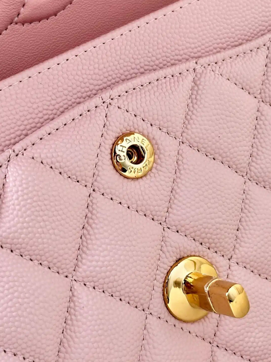 CC CLASSIC 26 FLAP CAVIAR | ROSA HQ