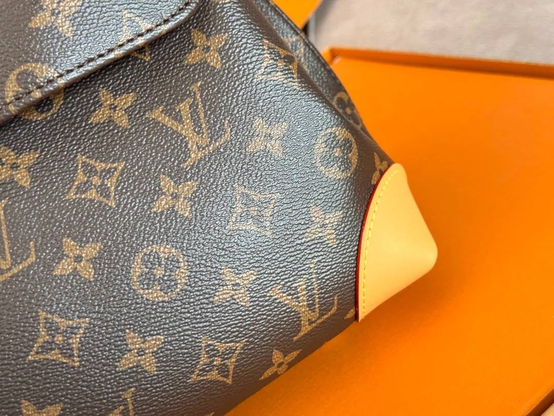 LL HIDE AWAY MM MONOGRAM