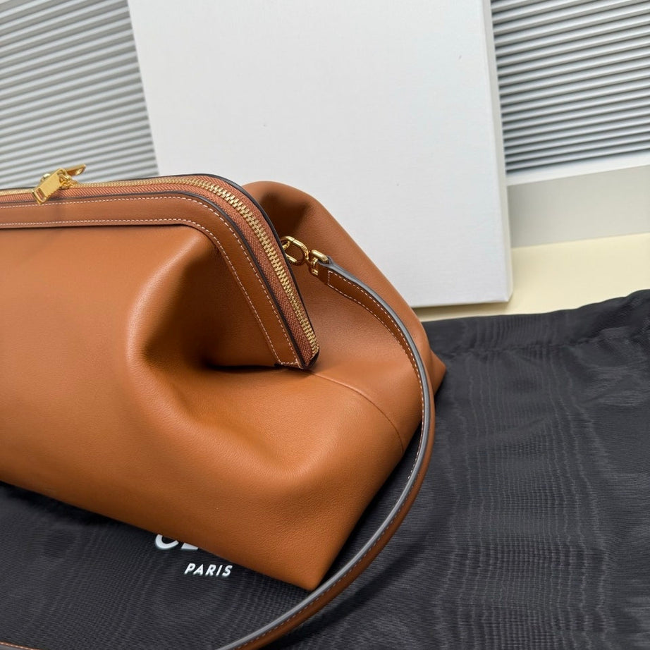 CL DOCTORS POUCH CAFE