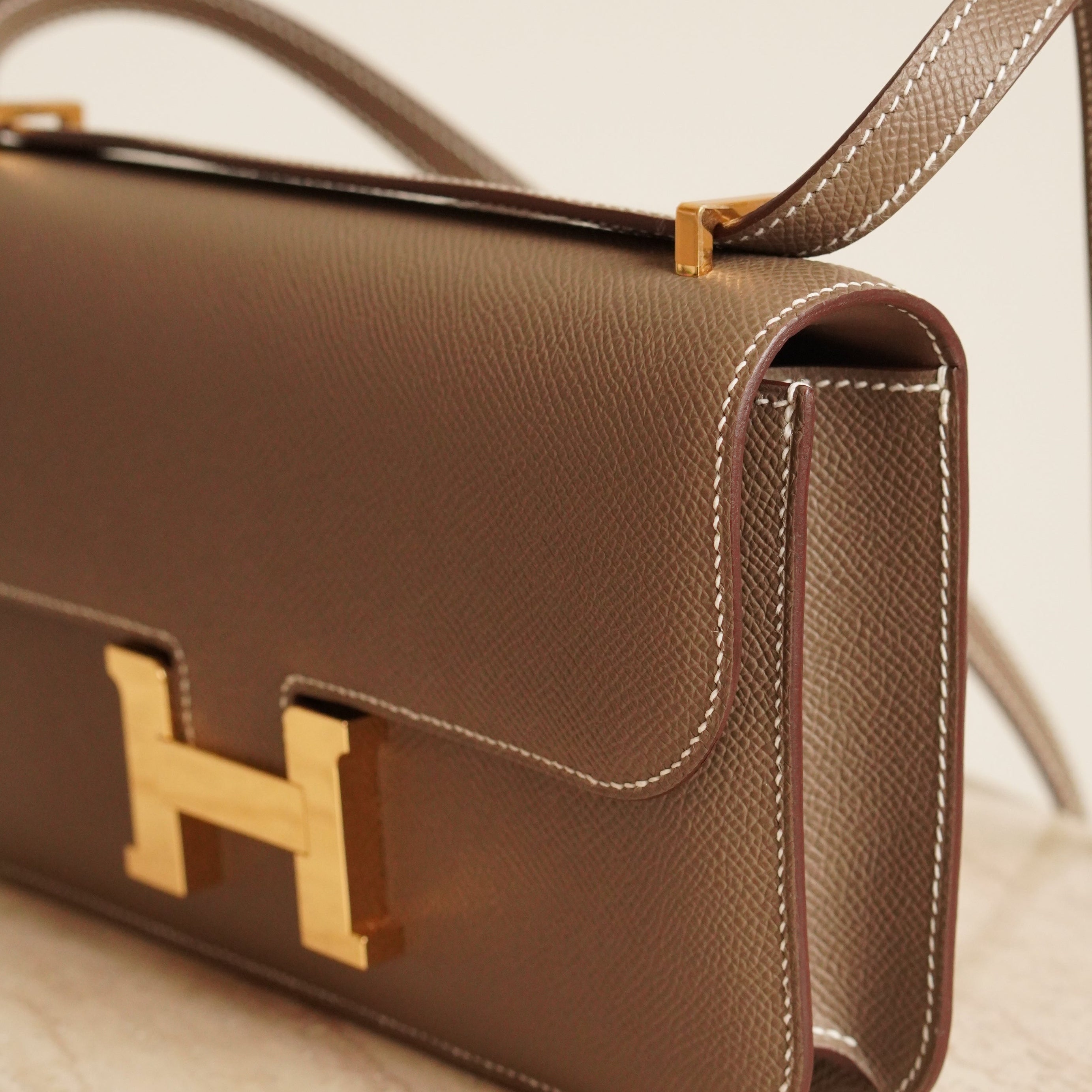 H CONSTANCE TO GO WALLET