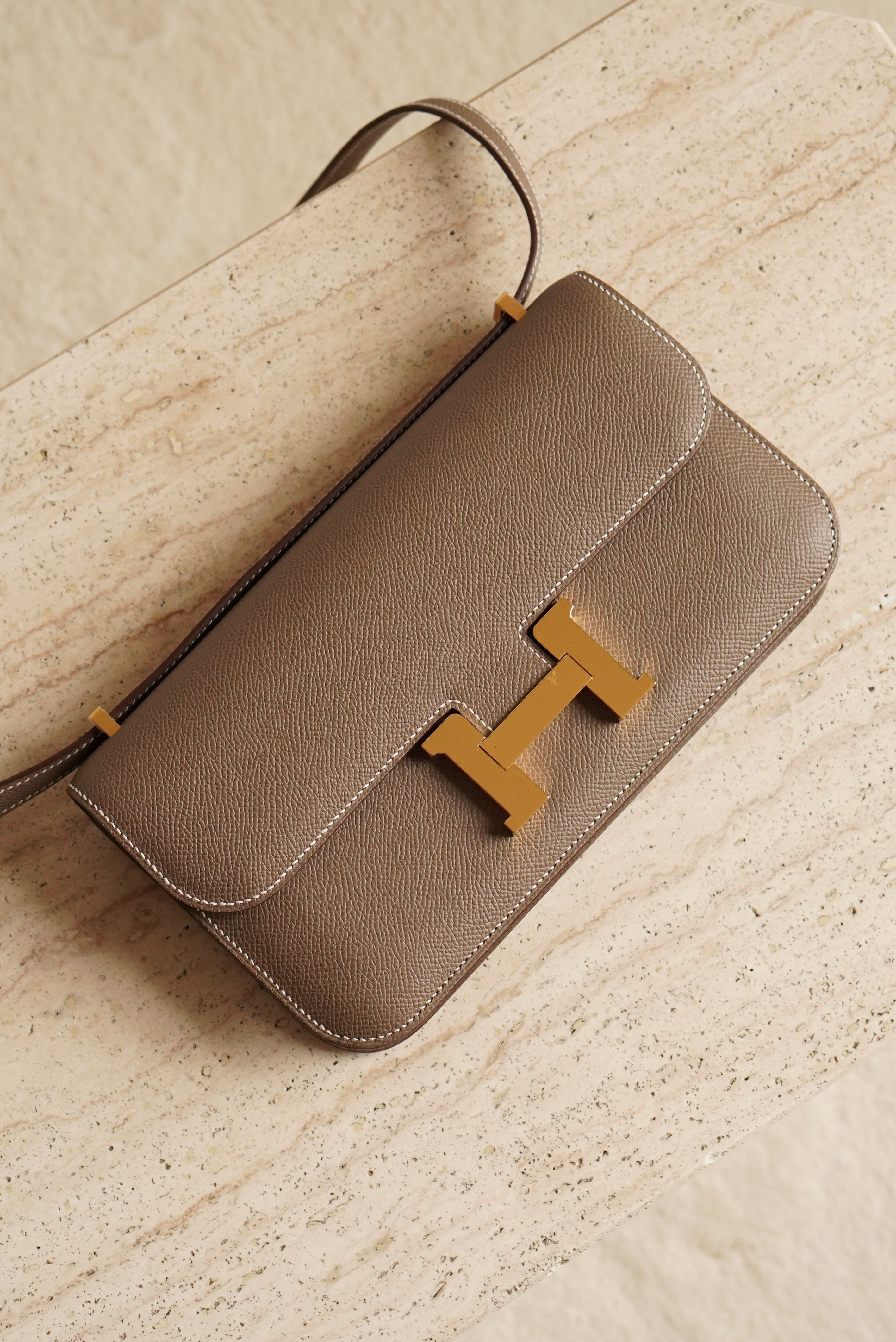 H CONSTANCE TO GO WALLET