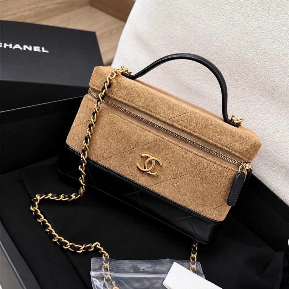 CC SUEDE CALFSKIN VANITY