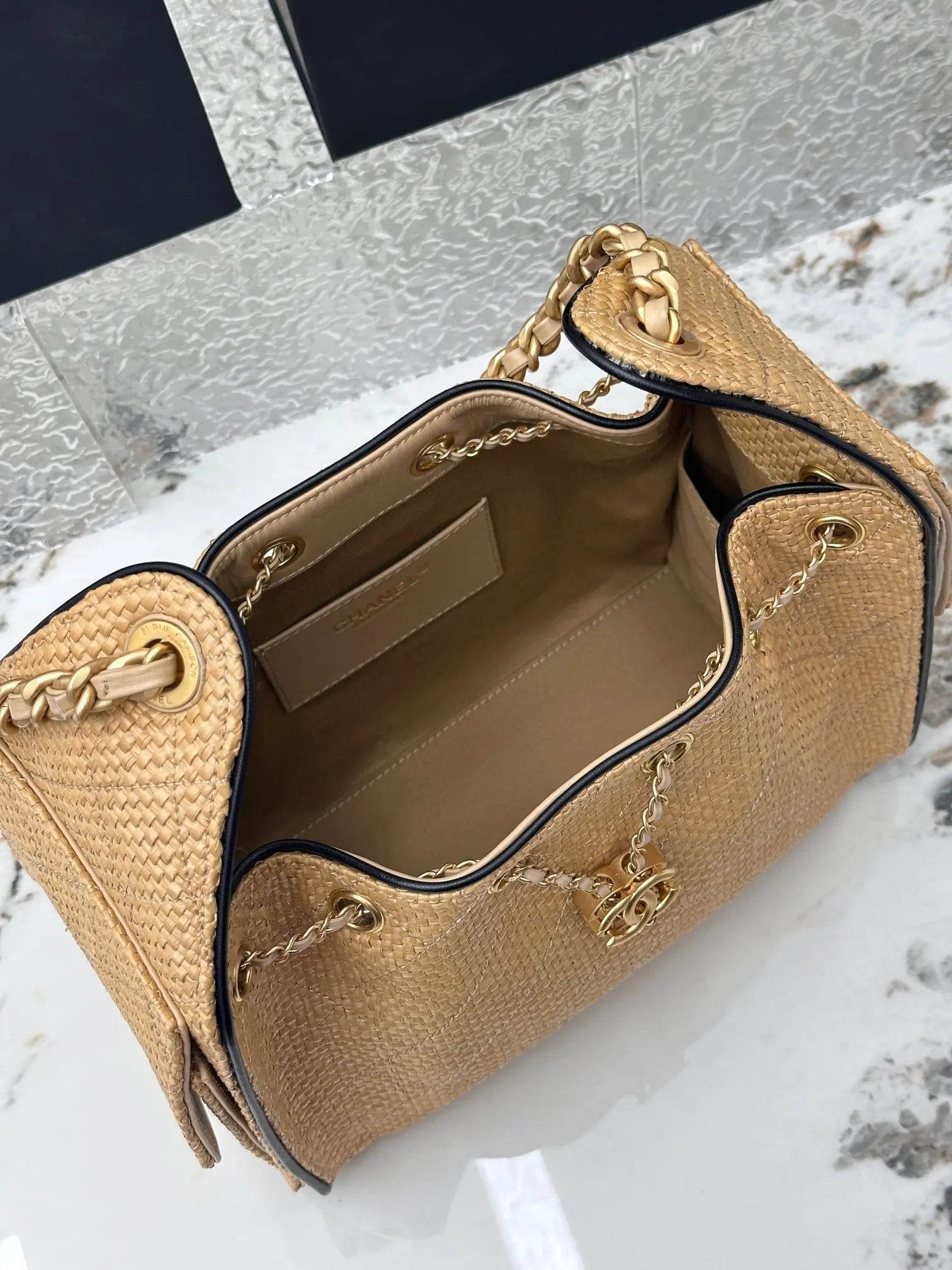 CC 25 HOBO BEIGE
