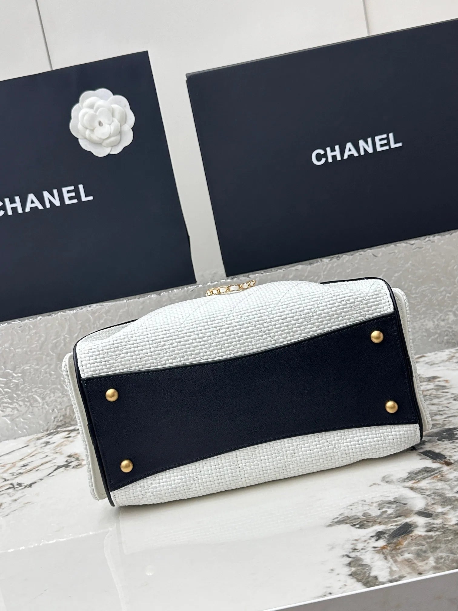 CC 25 PEQUEÑO BLANCA RAFFIA