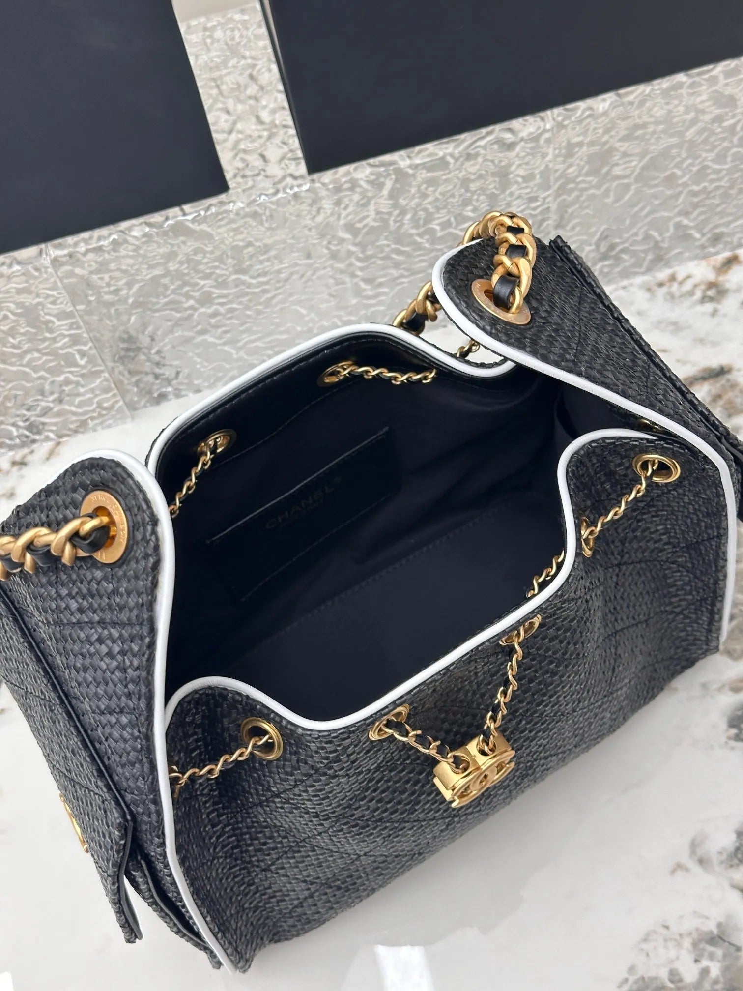 CC 25 PEQUEÑO RAFFIA NEGRO