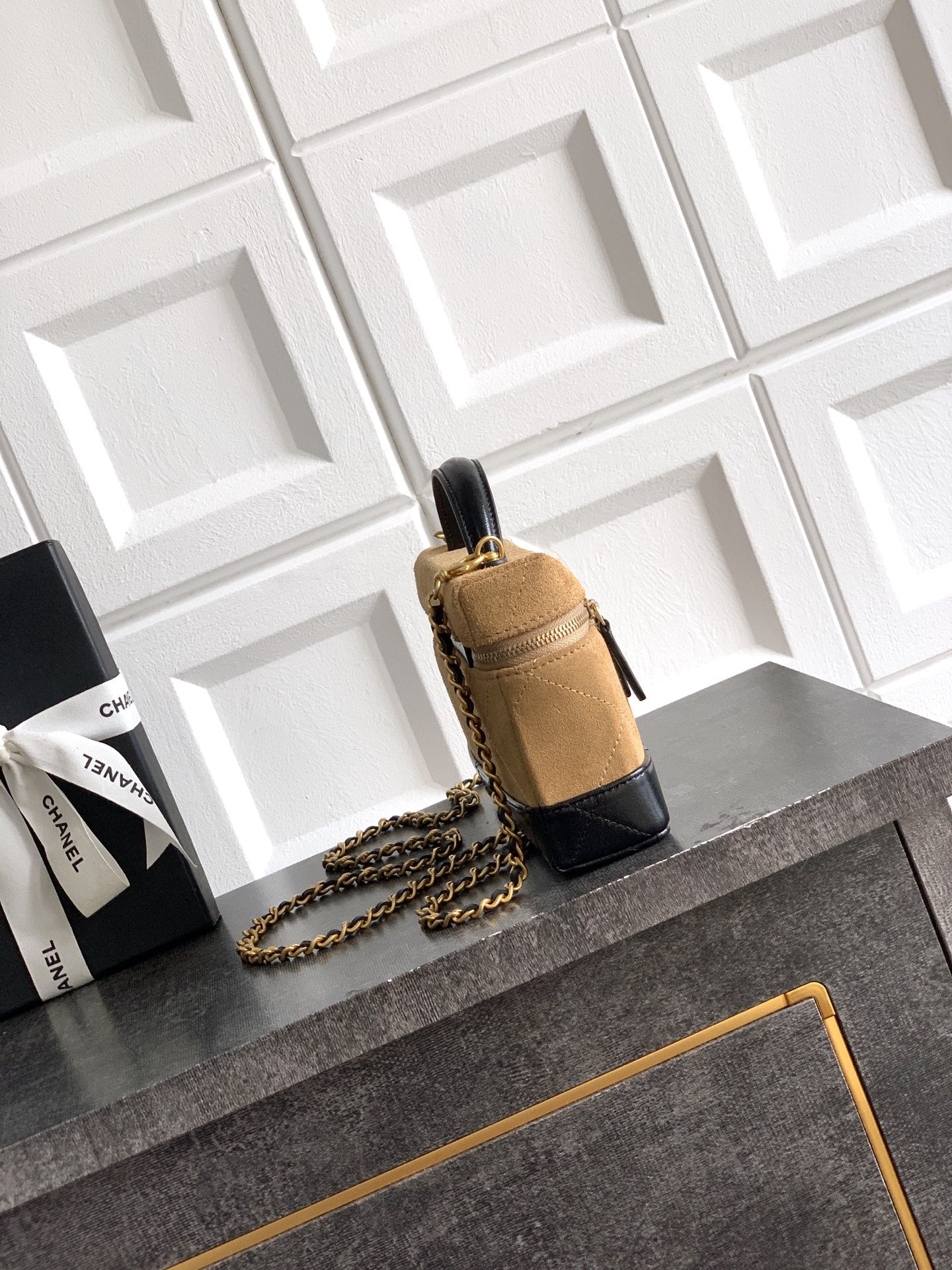 CC SUEDE CALFSKIN VANITY