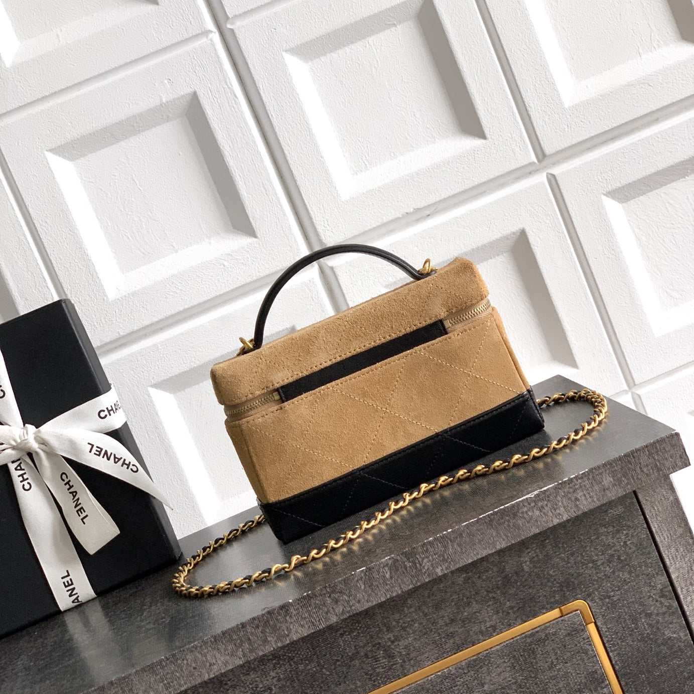 CC SUEDE CALFSKIN VANITY