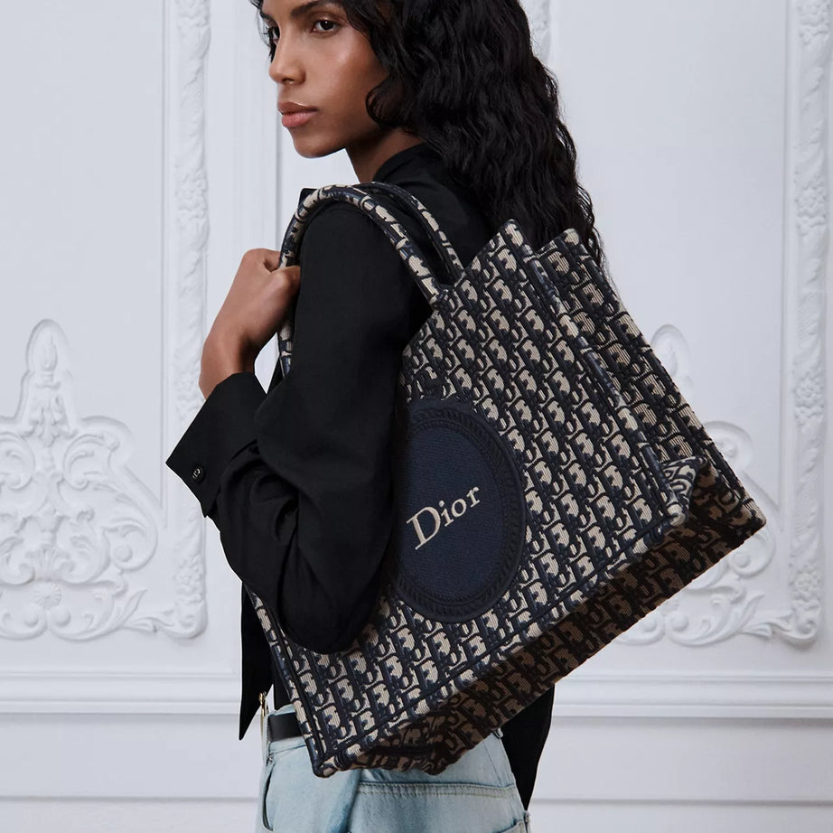 DR BOOK TOTE MEDIUM