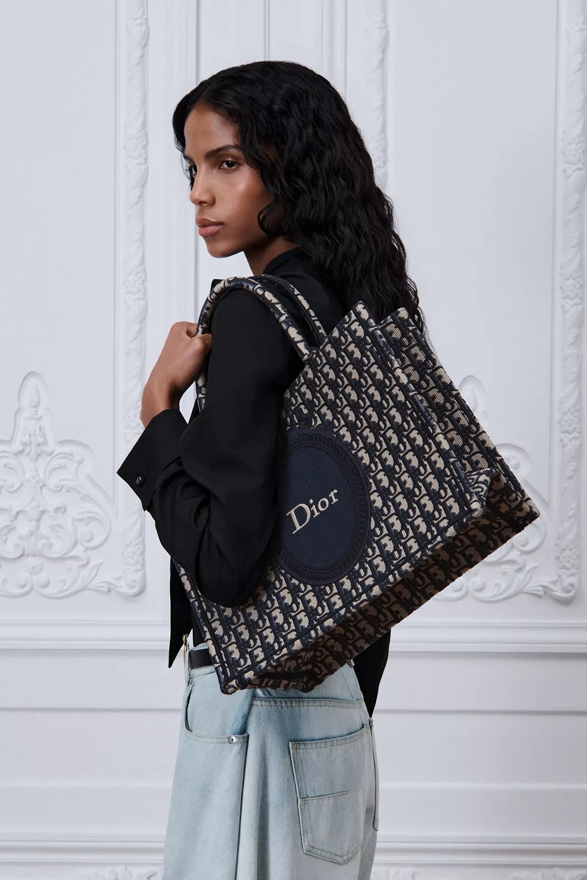 DR BOOK TOTE MEDIUM